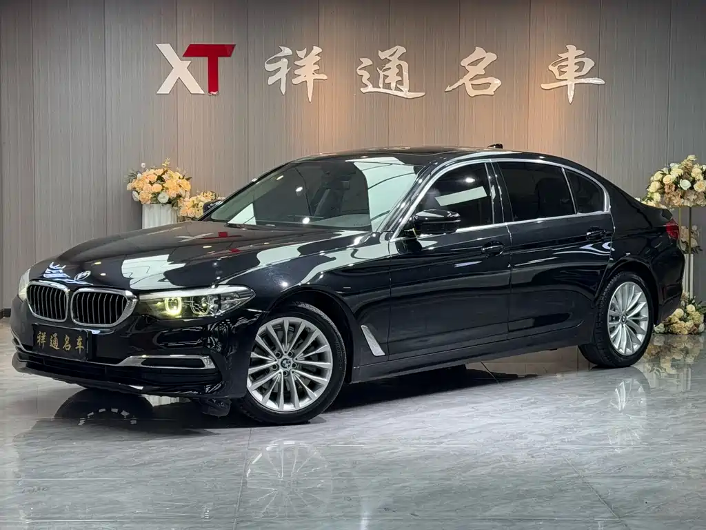 BMW 5 Series 2020 — фото 1