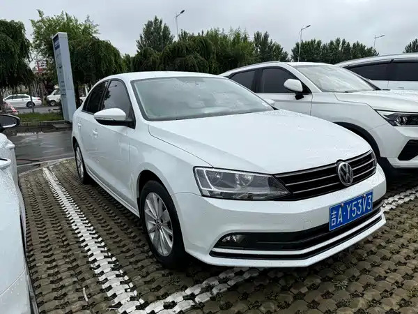 Volkswagen Sagitar 2016