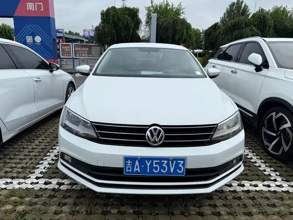 Volkswagen Sagitar 2016