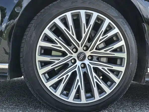 Audi A8 2024