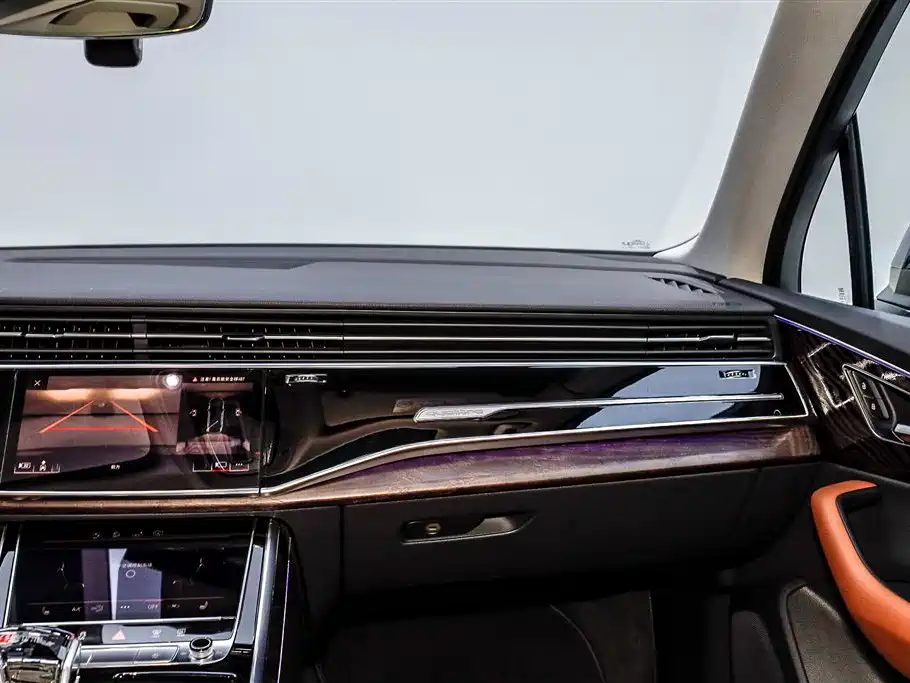 Audi Q7 2020 — фото 26