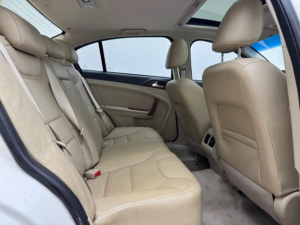 GAC Trumpchi GA5 2018 — фото 15