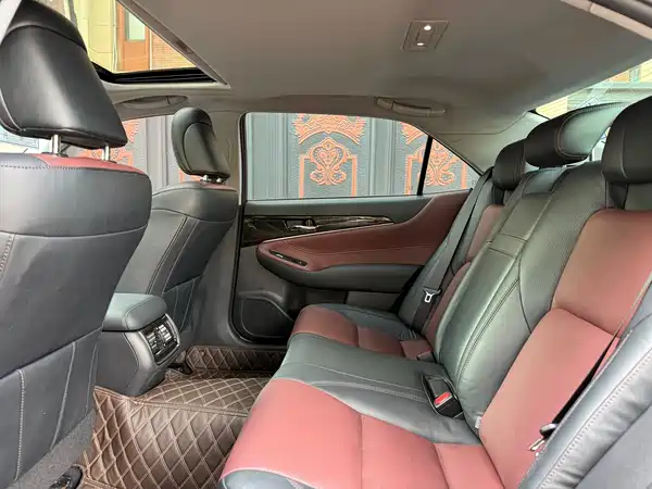 Toyota Crown 2018