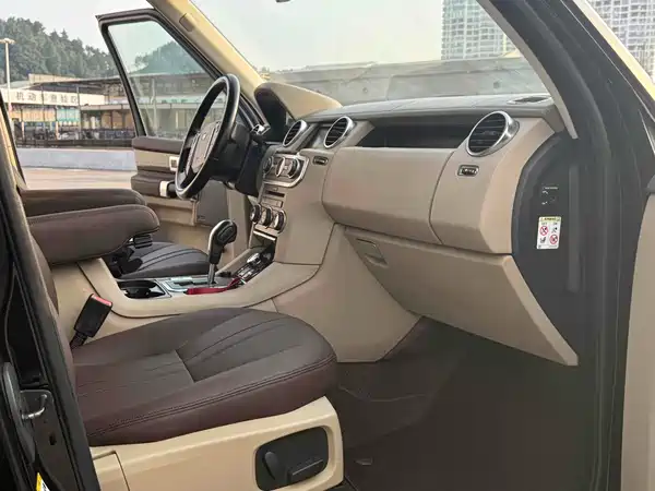 Land Rover Discovery 2010