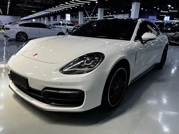 Porsche Panamera 2022