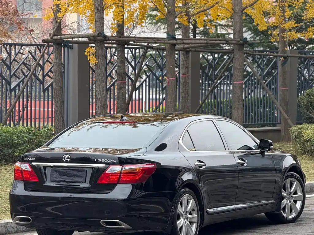 Lexus LS 2012 — фото 5