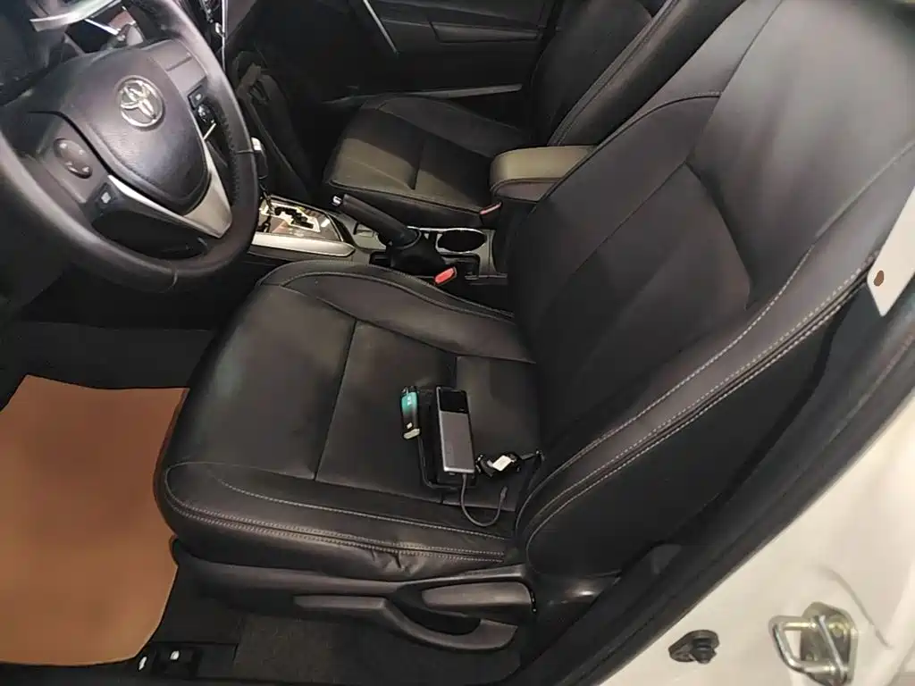 Toyota Corolla 2015 — фото 15