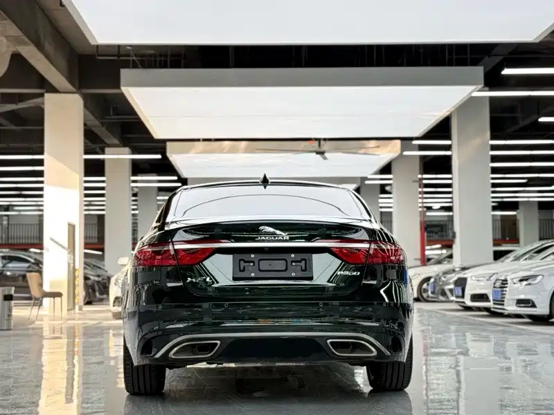 Jaguar XFL 2022 — фото 13
