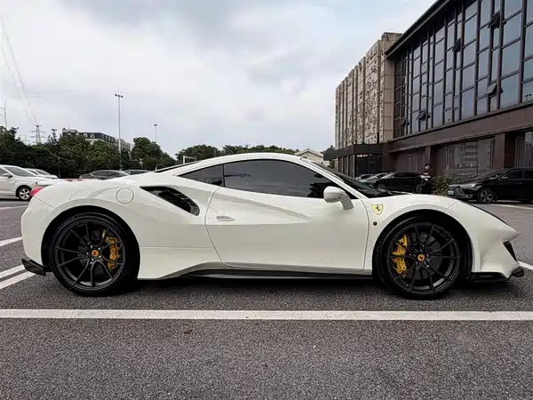 Ferrari 488 2018
