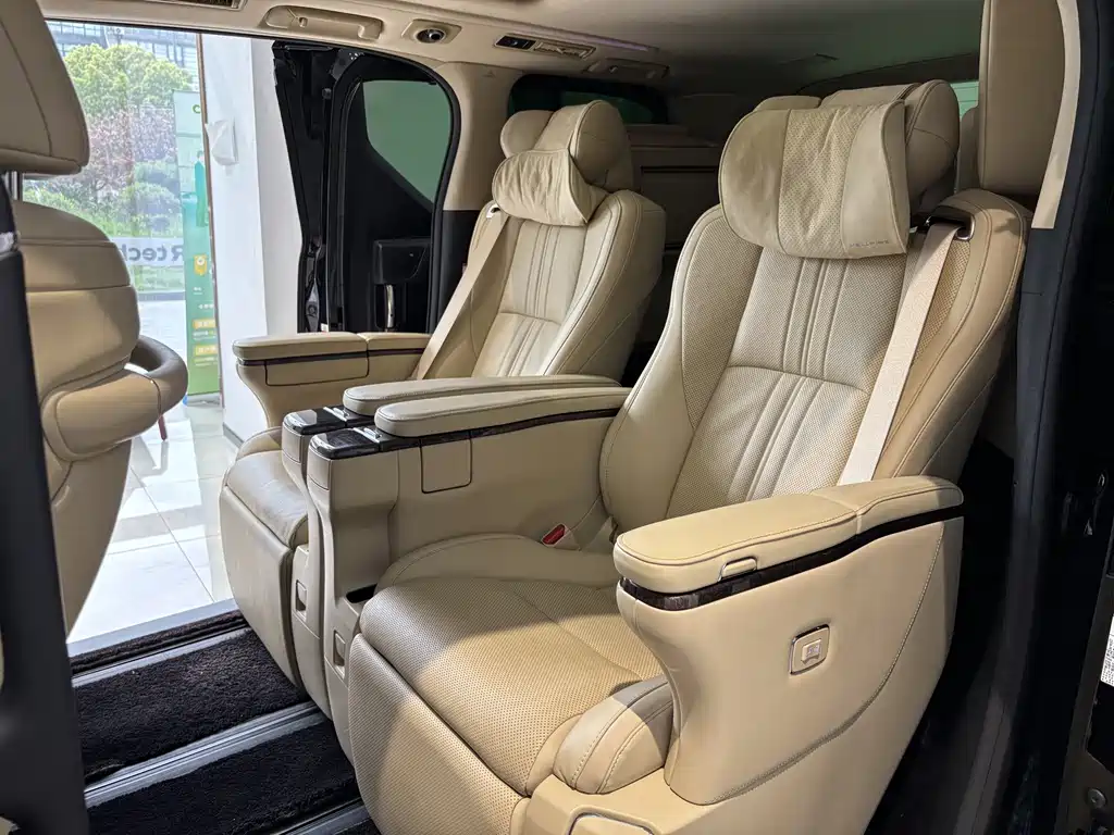 Toyota Vellfire 2021 — фото 15