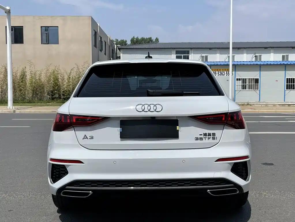 Audi A3 2023 — фото 10