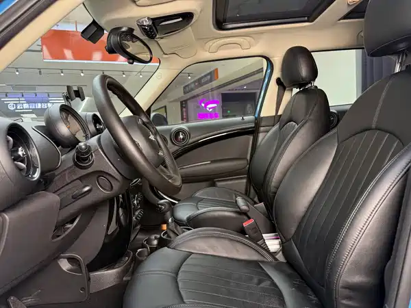 MINI Countryman 2016
