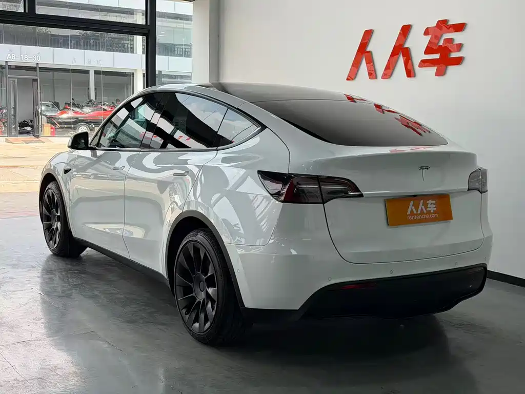 Tesla Model Y 2022 — фото 18