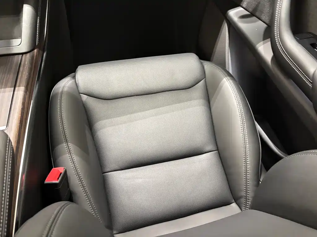 Tesla Model X 2023 — фото 10