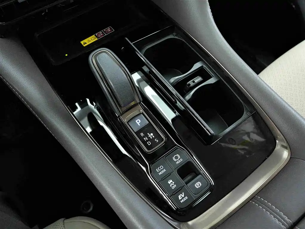 Toyota Alphard 2025 — фото 10