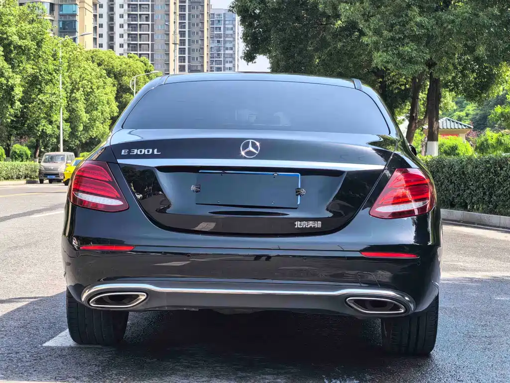 Mercedes-Benz E-Class 2020 — фото 18