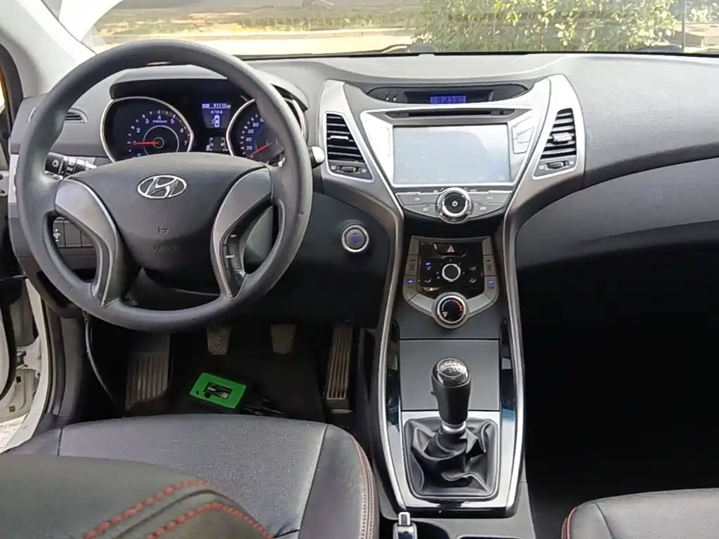 Hyundai Elantra Langdong 2015 — фото 10