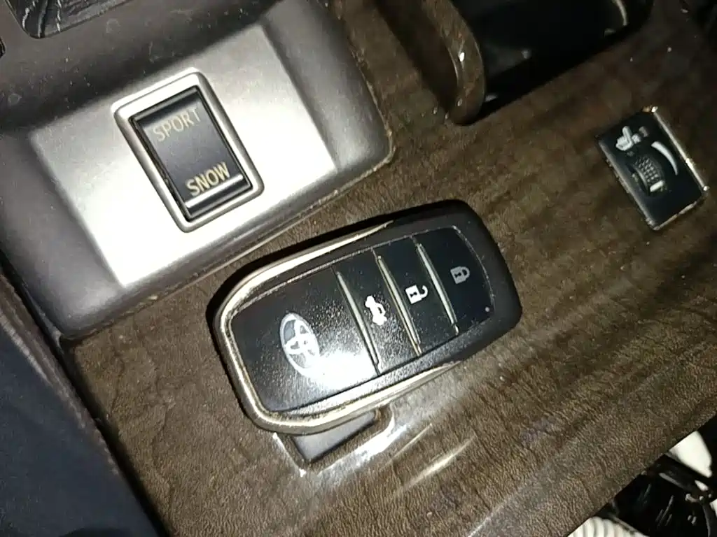Toyota Reiz 2014 — фото 9