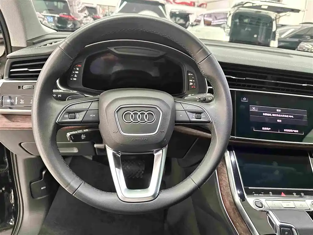 Audi Q7 2023 — фото 8