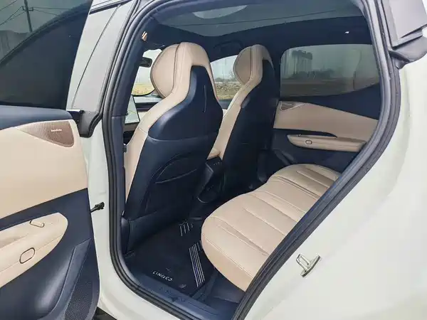 Lynk & Co Z20 2025