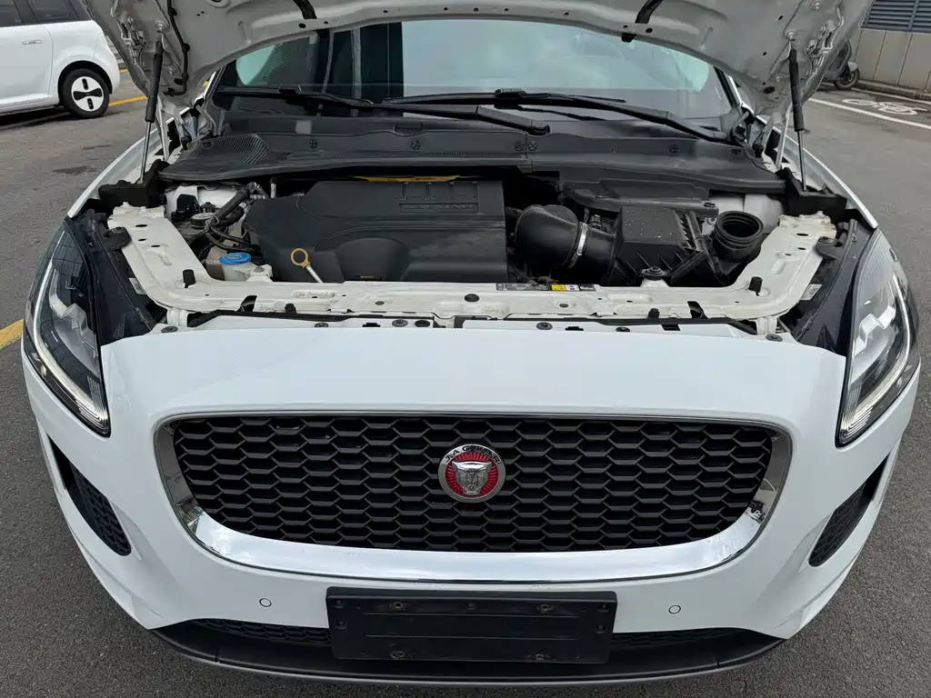 Jaguar E-PACE 2021 — фото 20