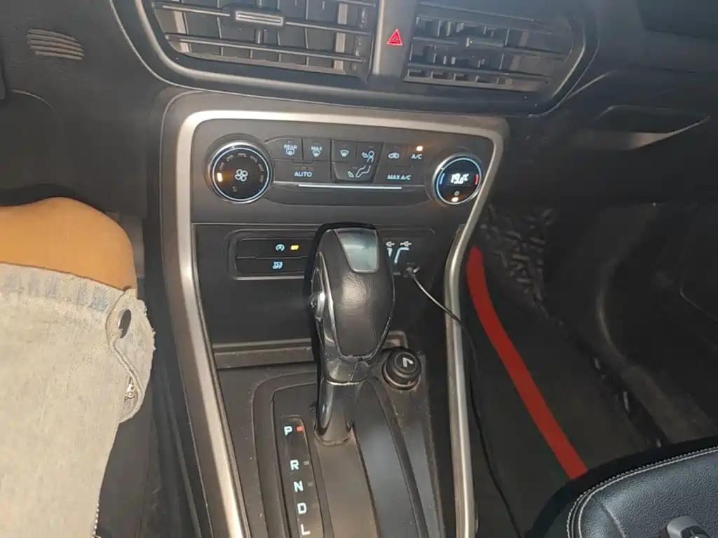 Ford EcoSport 2018 — фото 14