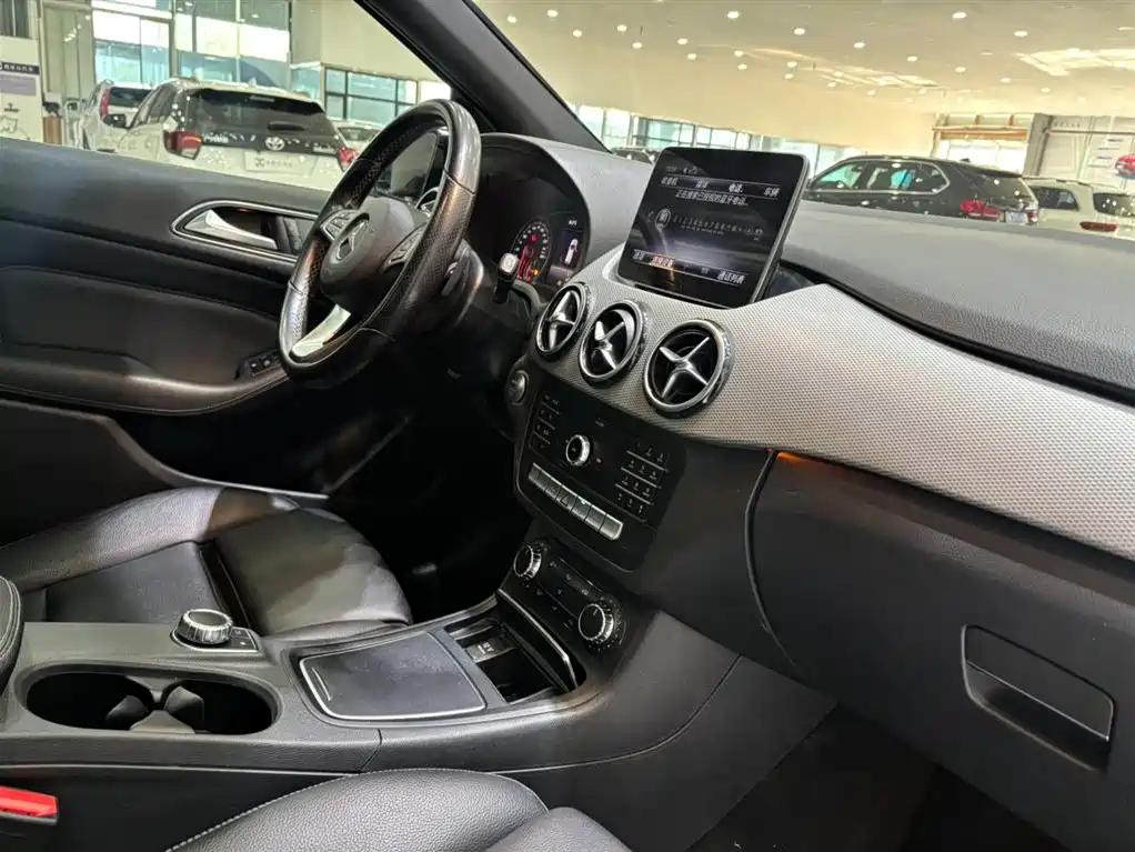 Mercedes-Benz B-Class 2018 — фото 4