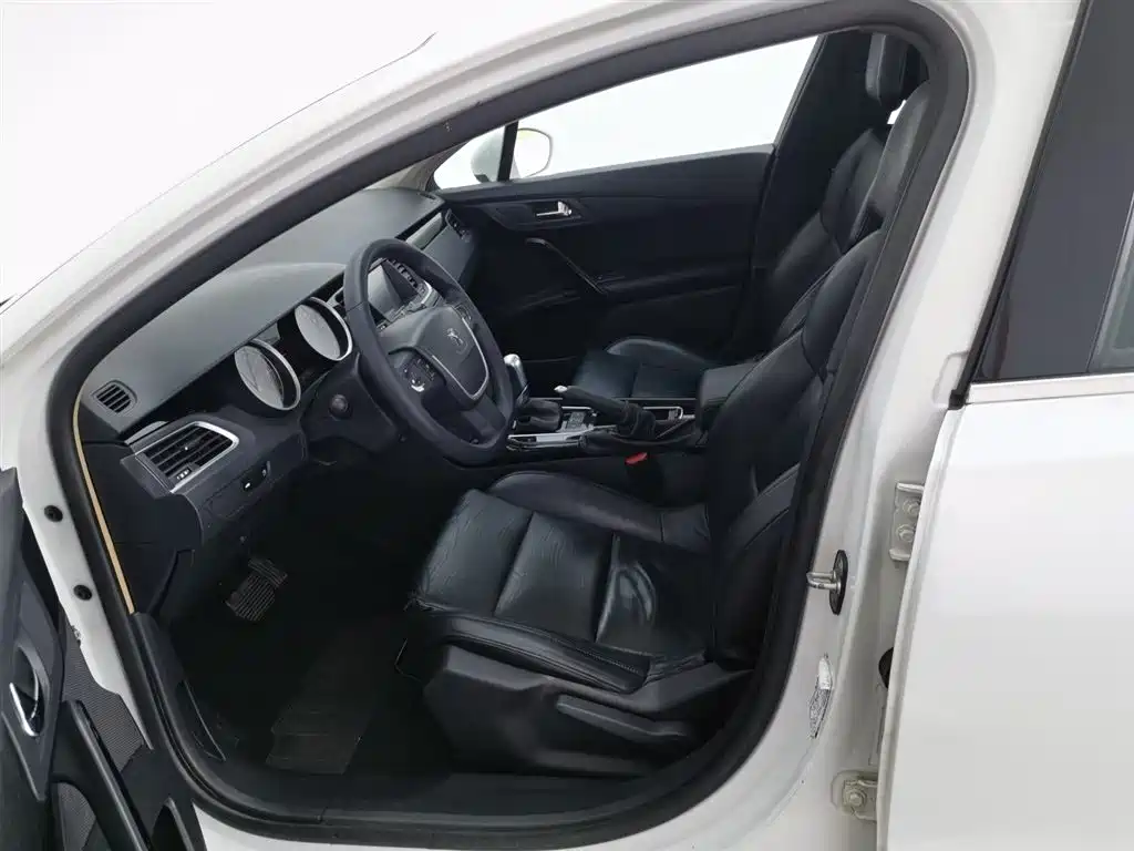 Peugeot 508 2014 — фото 10