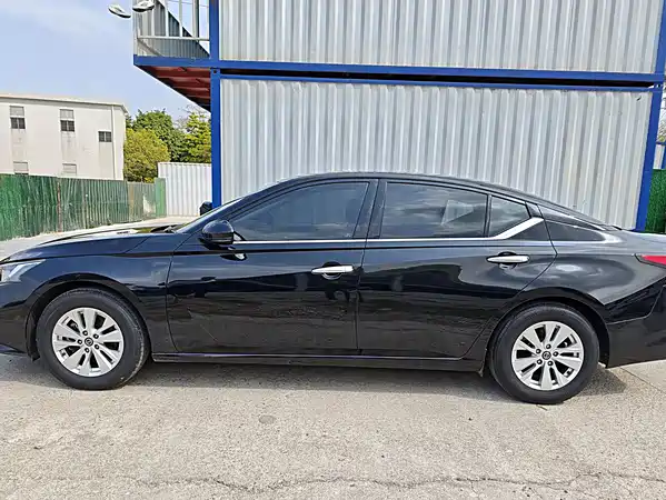 Nissan Teana 2022