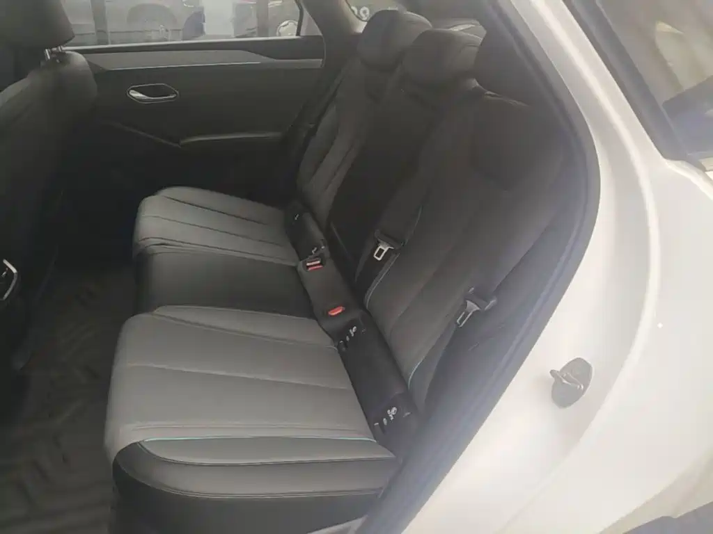 BYD Qin L 2025 — фото 17