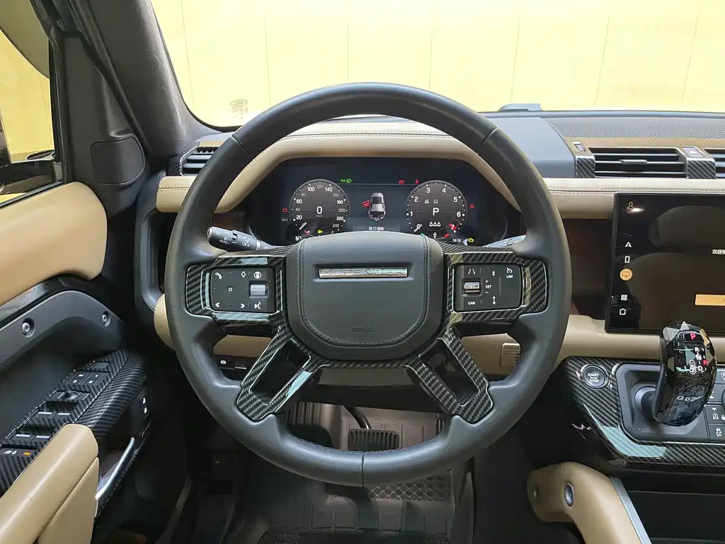Land Rover Defender 2025 — фото 11