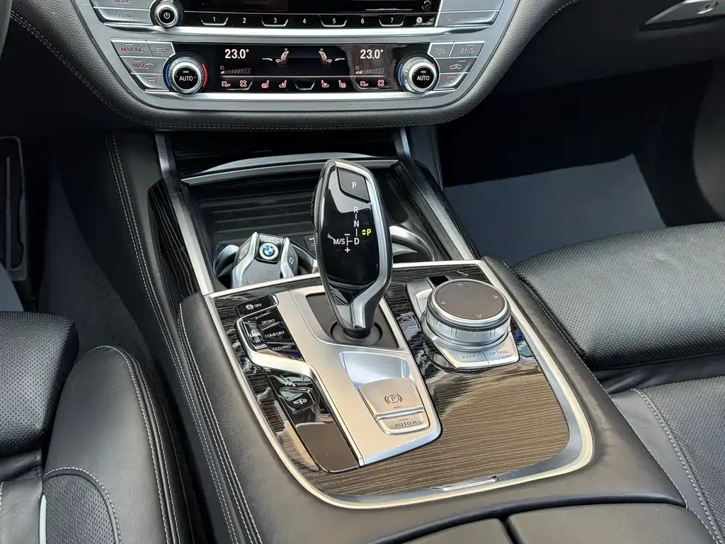 BMW 7 Series 2020 — фото 14