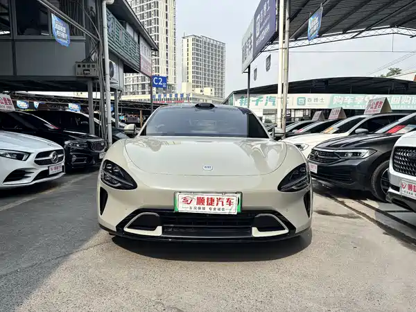 Xiaomi SU7 2024