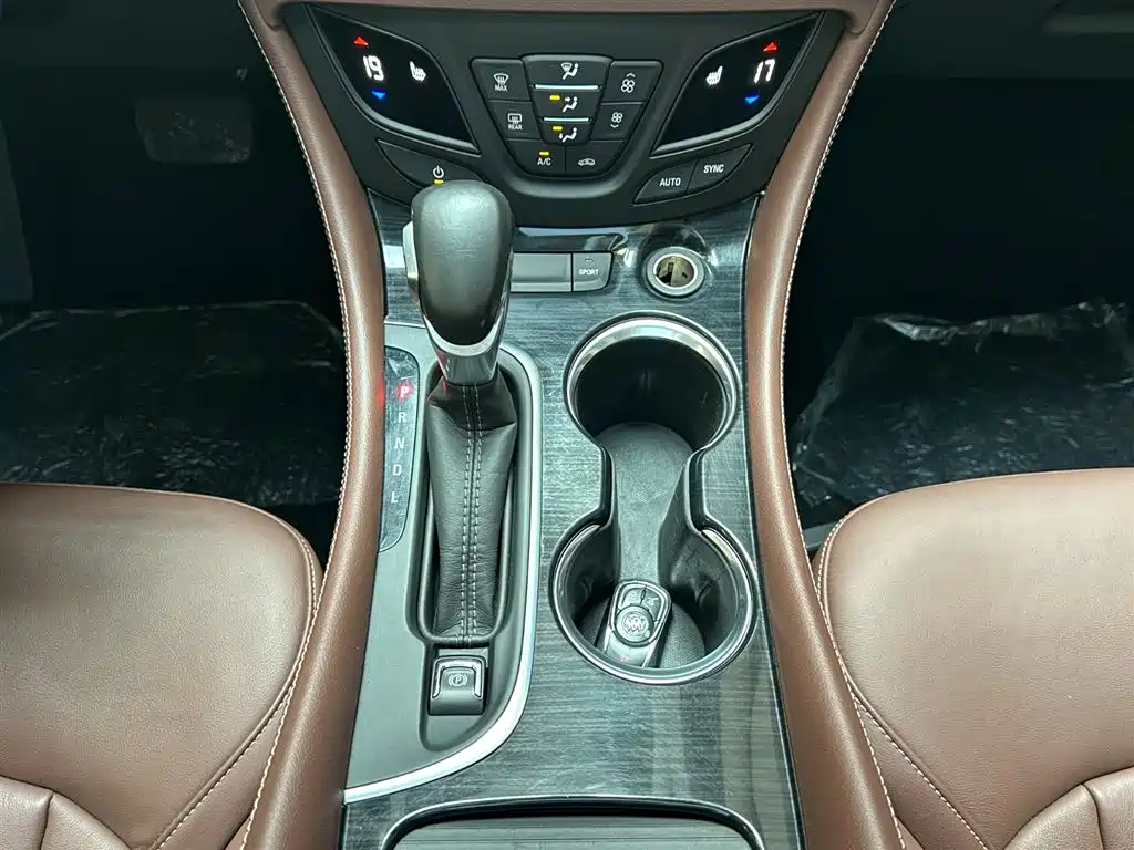 Buick Envision Plus 2020 — фото 15
