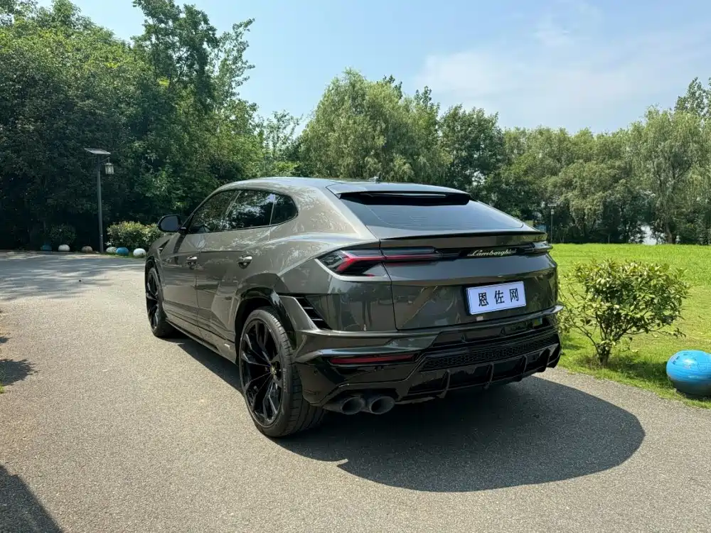 Lamborghini Urus 2023 — фото 17