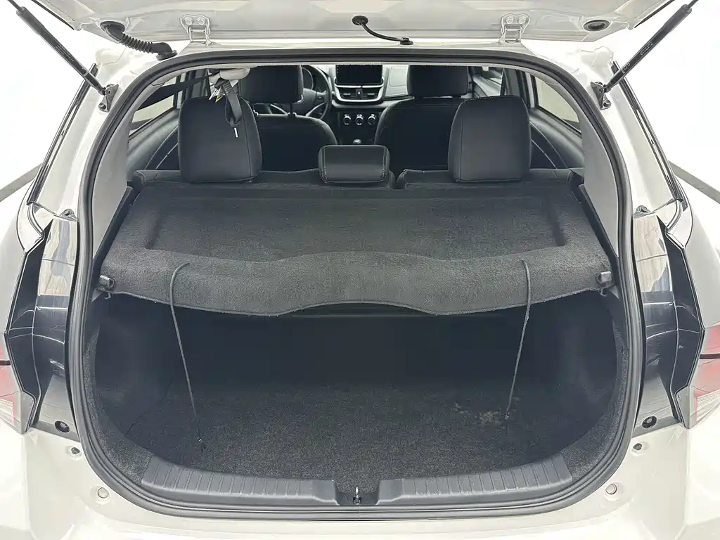 Toyota Yaris L 2022 — фото 16
