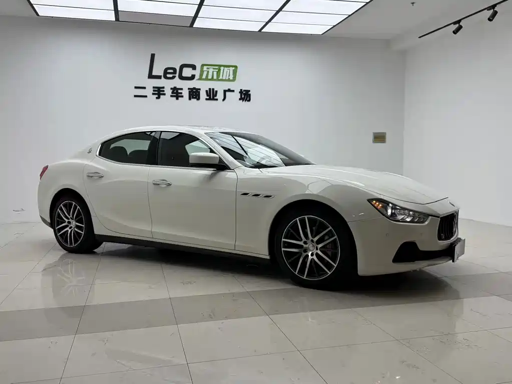 Maserati Ghibli 2016 — фото 18