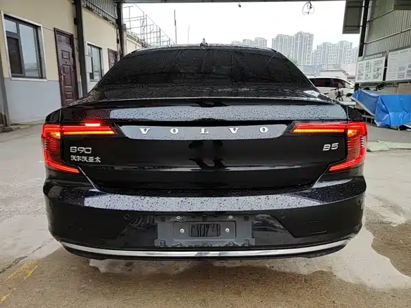Volvo S90 2023