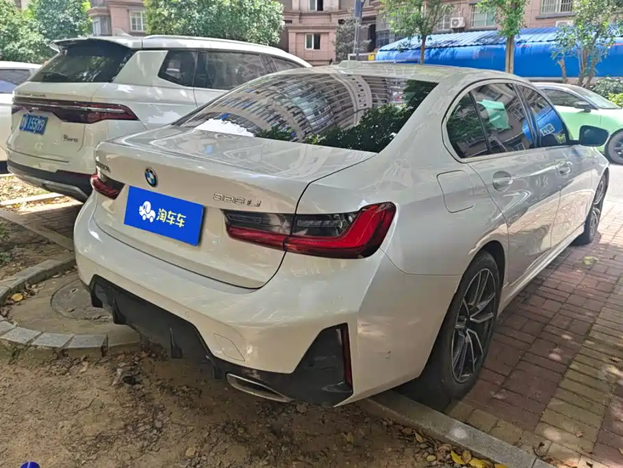 BMW 3 Series 2023