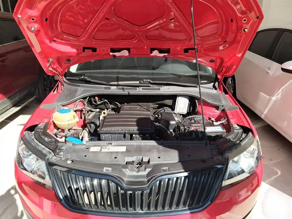 Skoda Rapid Spaceback 2016 — фото 20