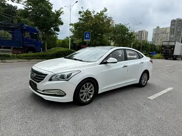 Hyundai Mistra 2014