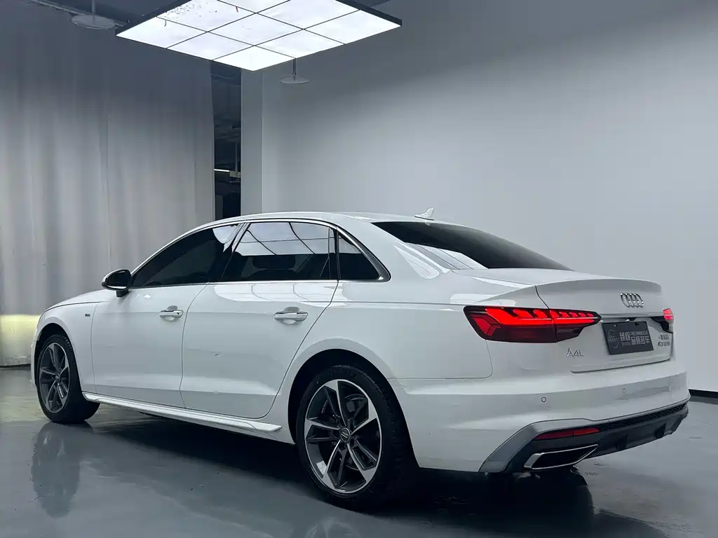 Audi A4L 2020 — фото 16