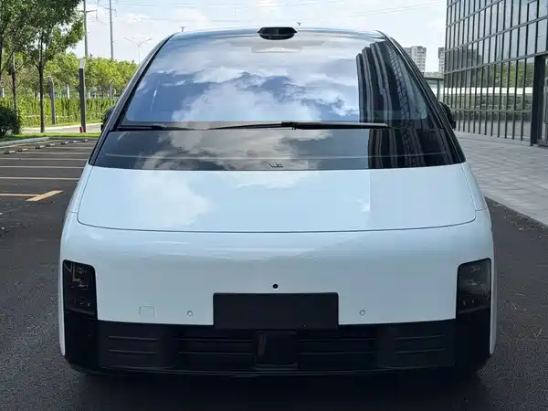 Li Auto MEGA 2025
