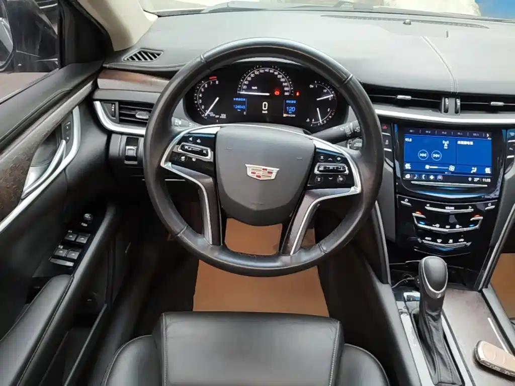 Cadillac XTS 2018 — фото 11