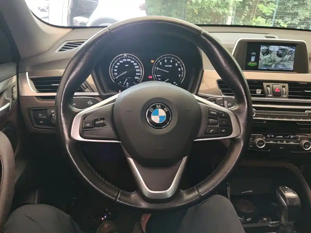 BMW X1 2018 — фото 11