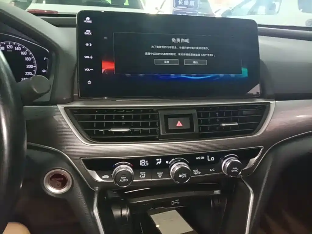 Honda Accord 2022 — фото 13