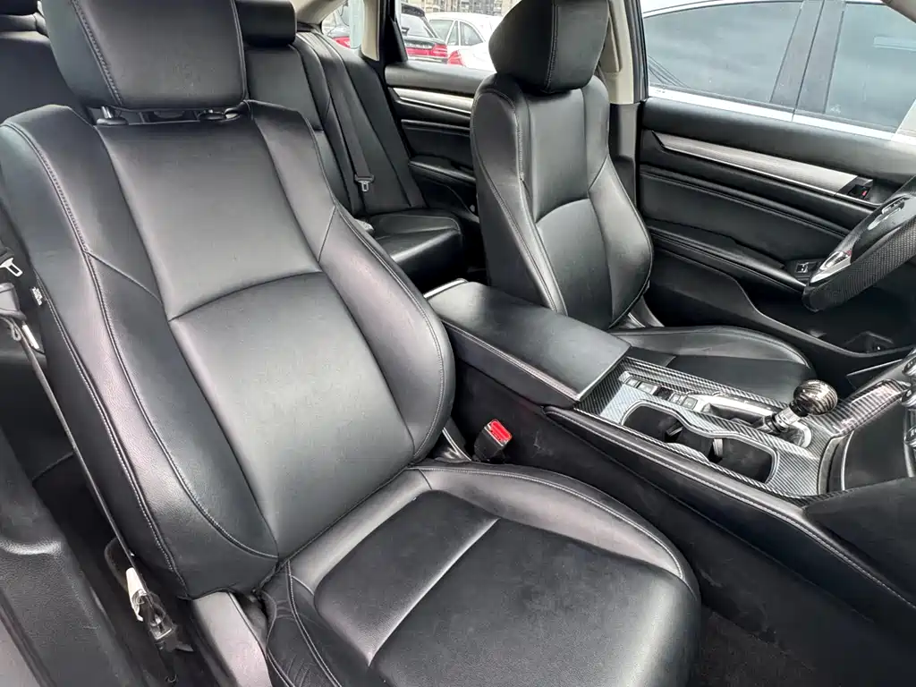 Honda Accord 2020 — фото 13