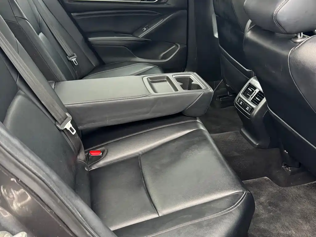 Honda Accord 2020 — фото 16