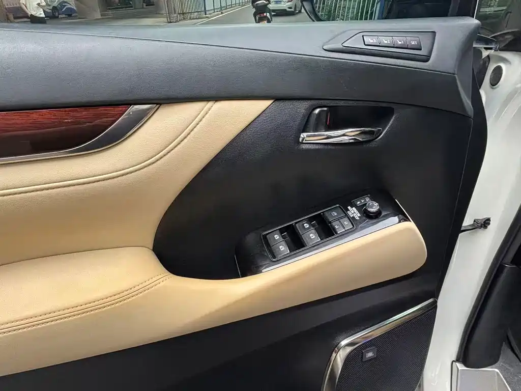 Toyota Alphard 2015 — фото 8