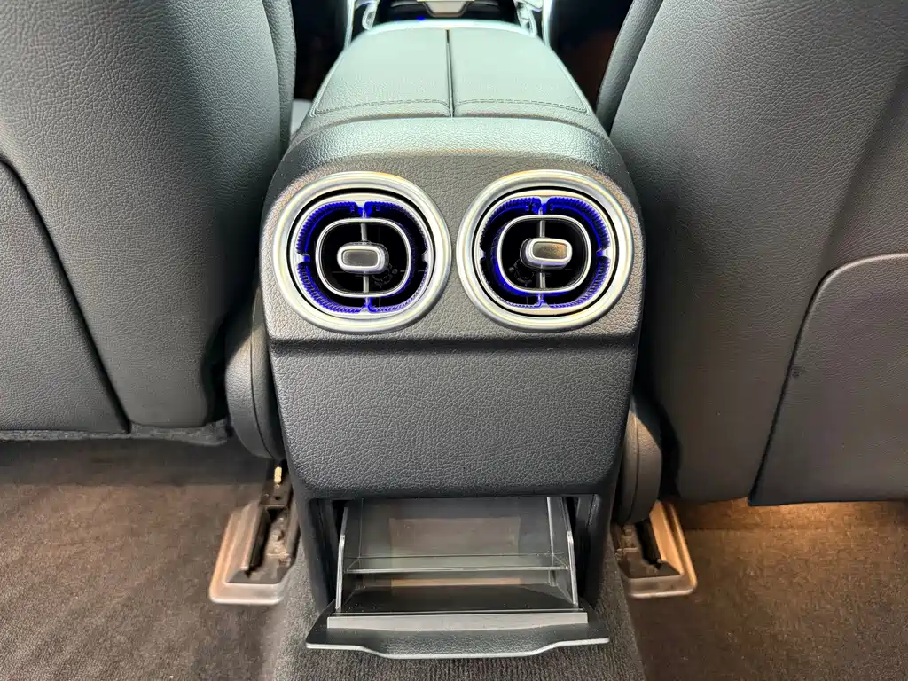Mercedes-Benz C-Class 2022 — фото 17